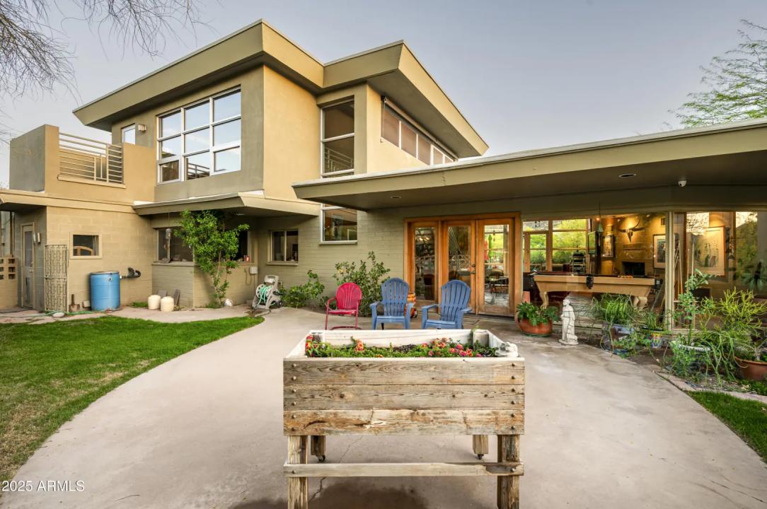 Real Estate Picture 5