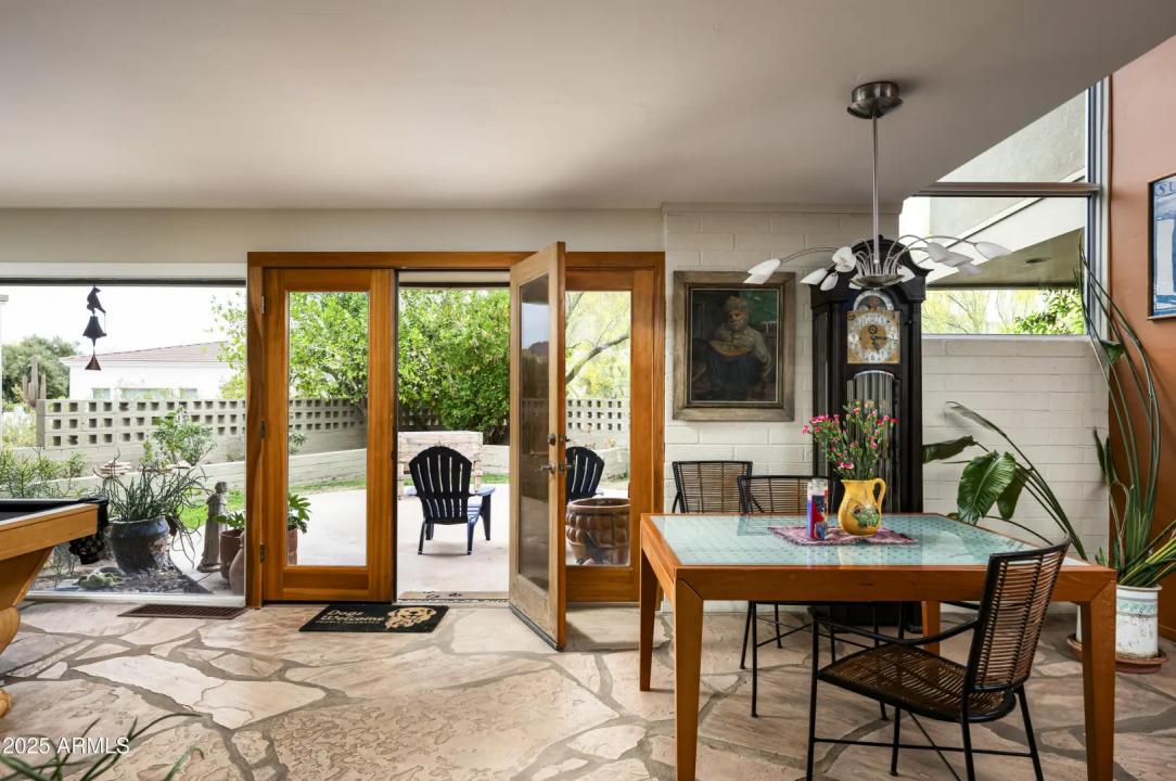Real Estate Picture 8