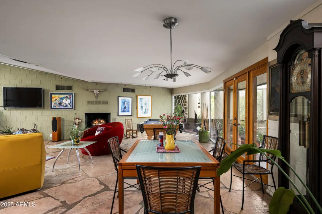 Real Estate Picture 9