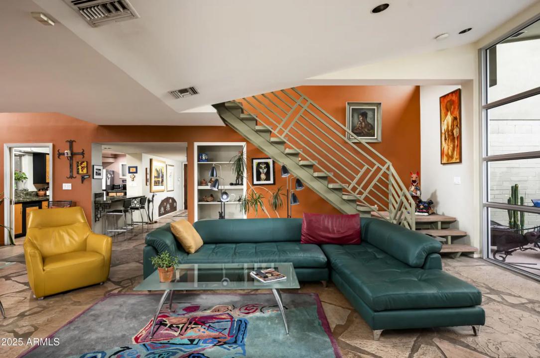 Real Estate Picture 10