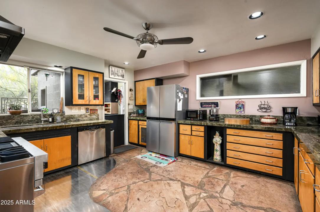 Real Estate Picture 13