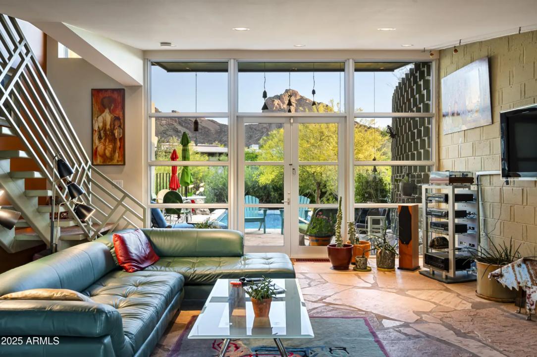 Real Estate Picture 15