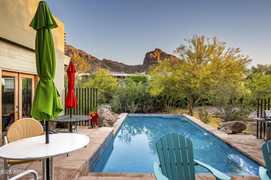 Real Estate Picture 25