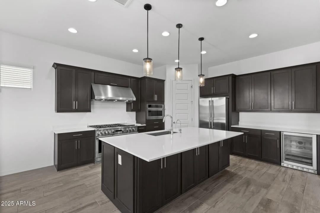 Real Estate Picture 6