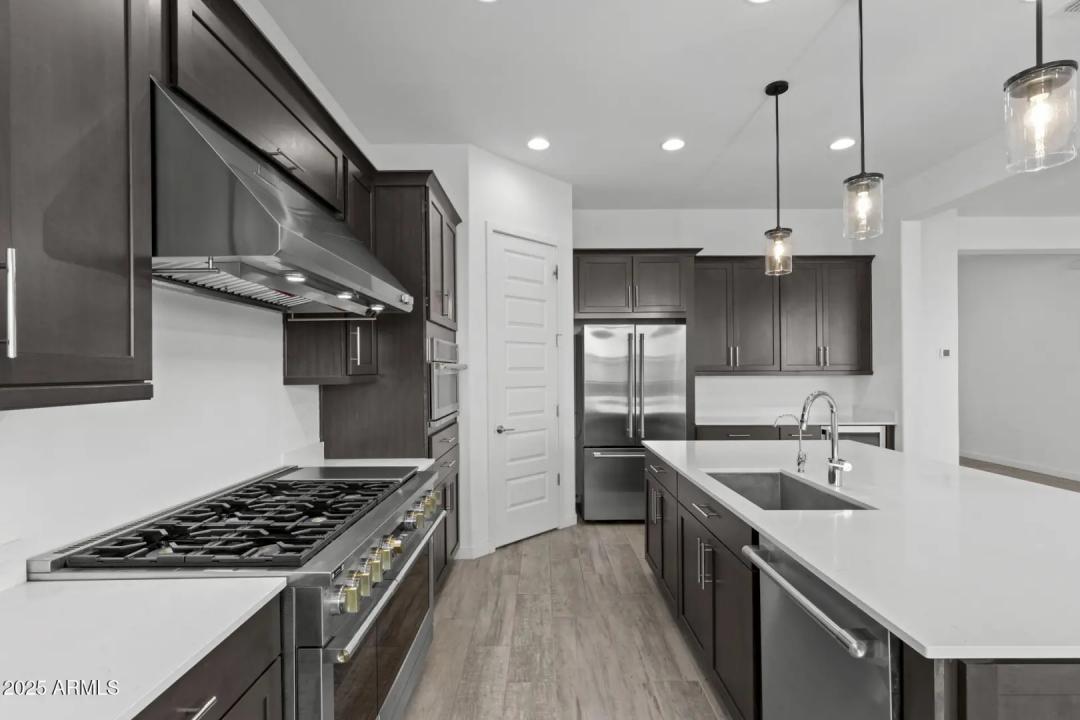 Real Estate Picture 9