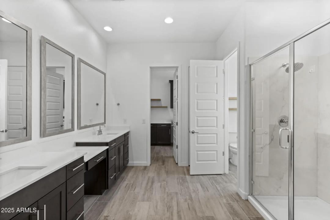 Real Estate Picture 11