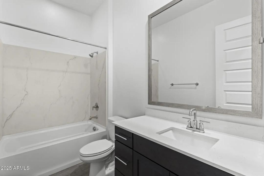 Real Estate Picture 17