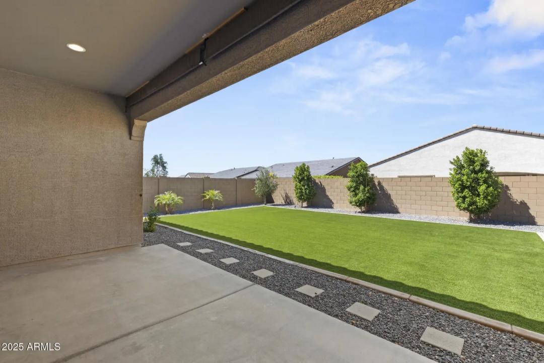 Real Estate Picture 18