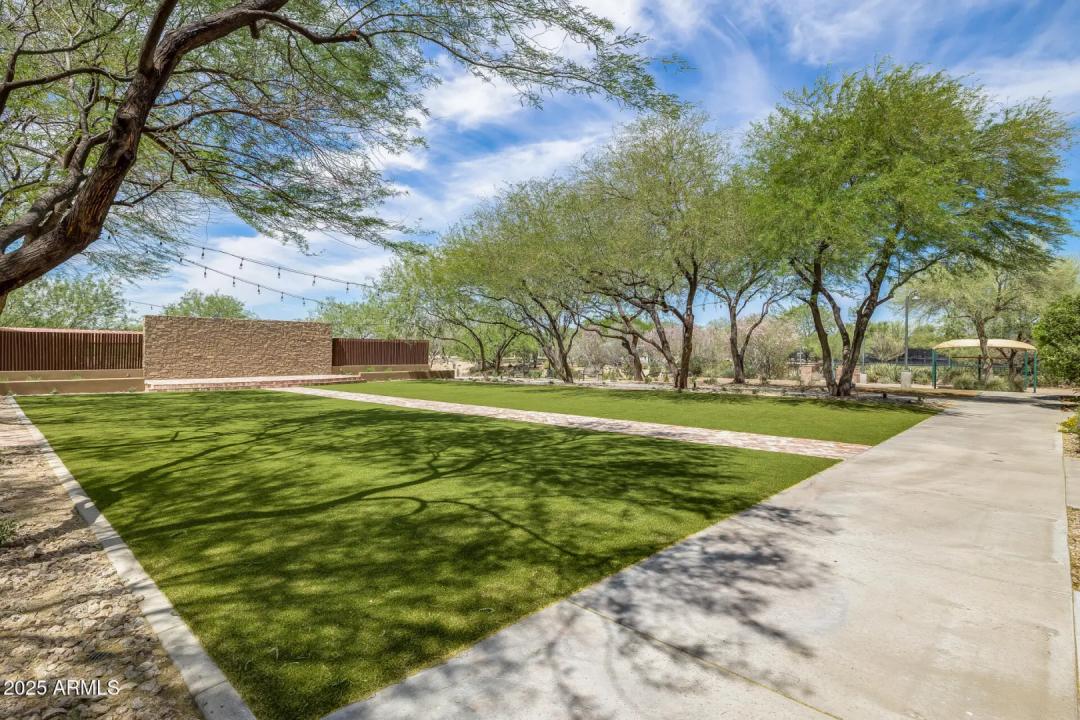 Real Estate Picture 30