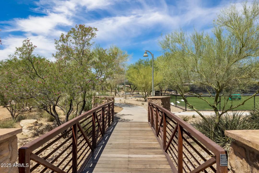 Real Estate Picture 32