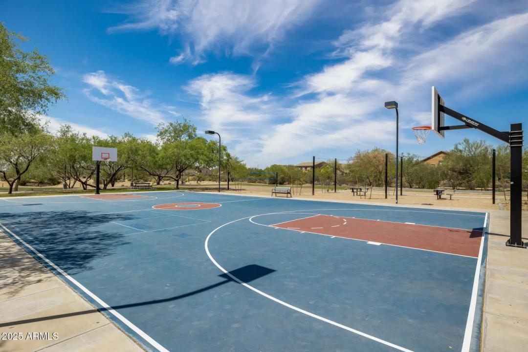Real Estate Picture 34