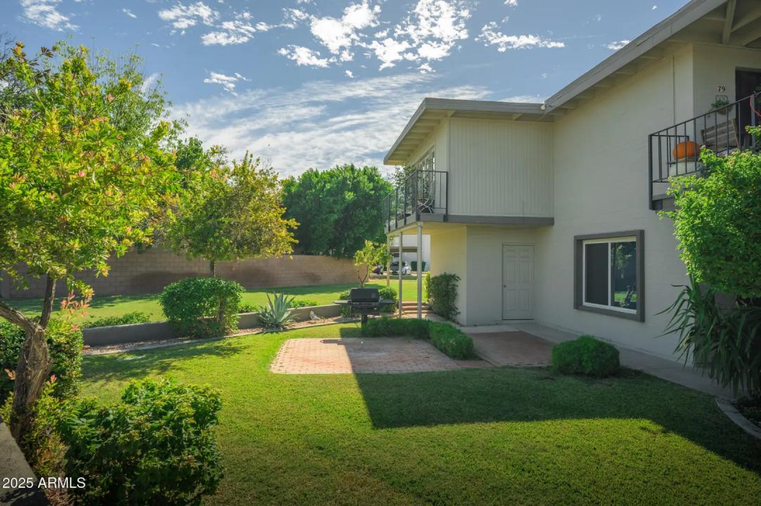 Real Estate Picture 10