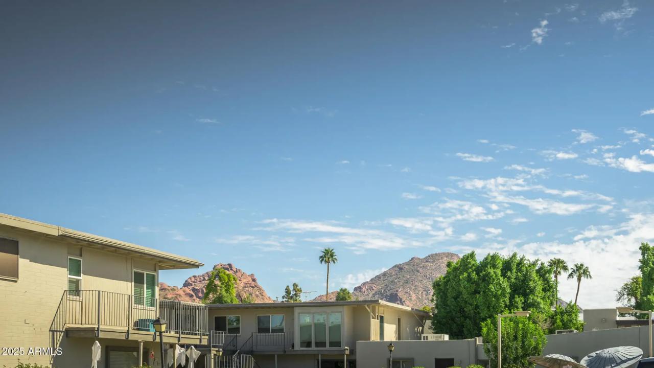 Real Estate Picture 11