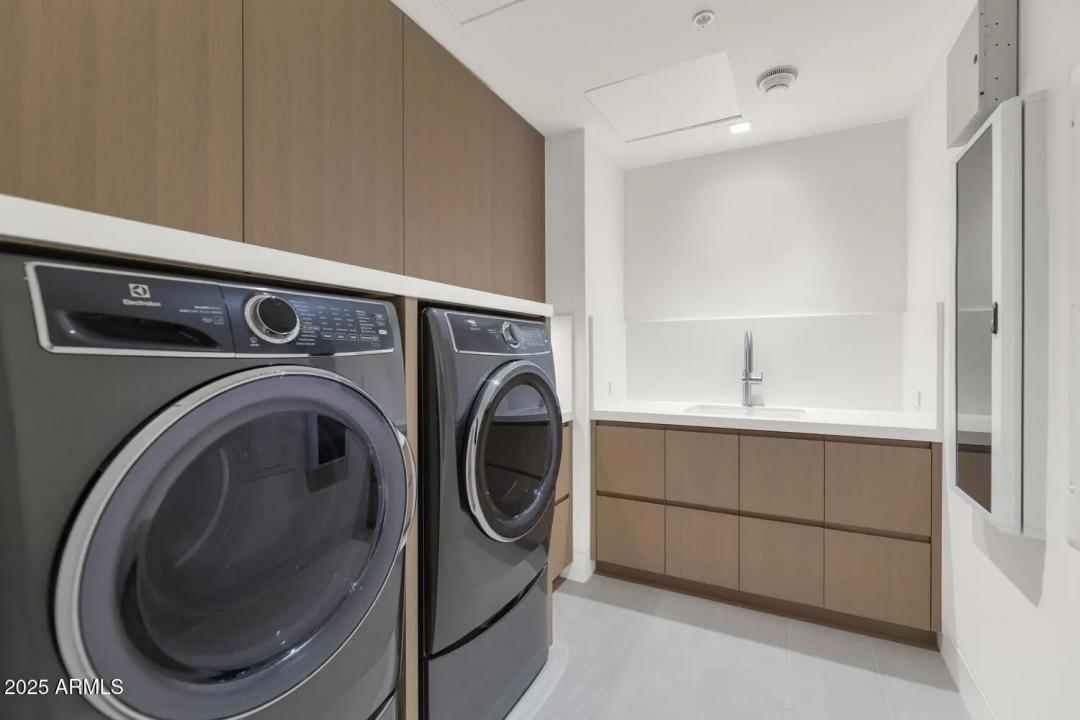 Real Estate Picture 37