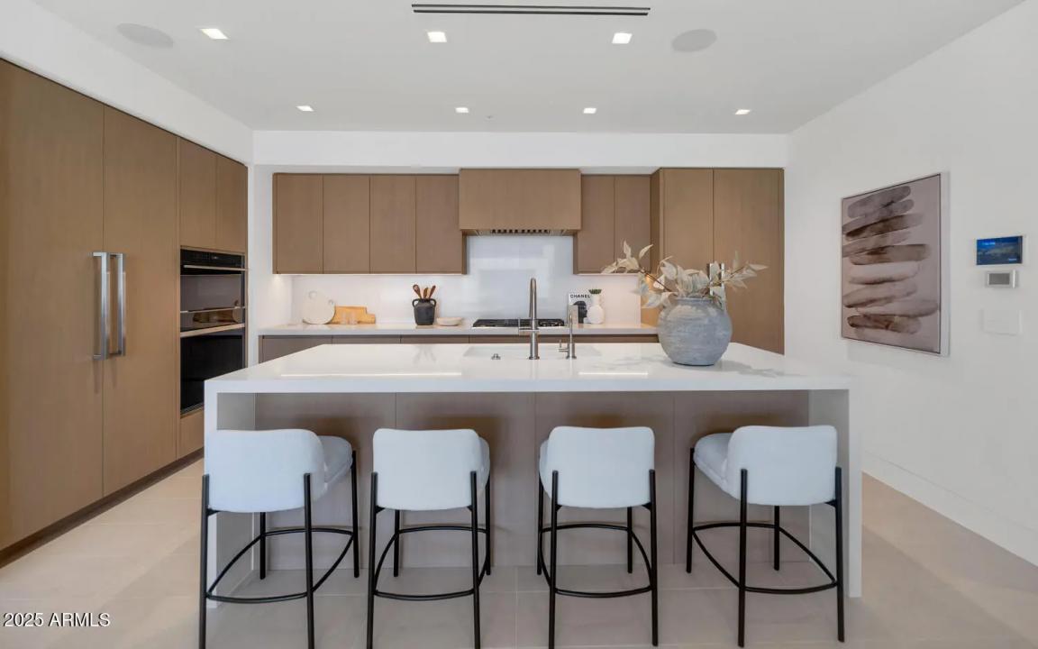 Real Estate Picture 6