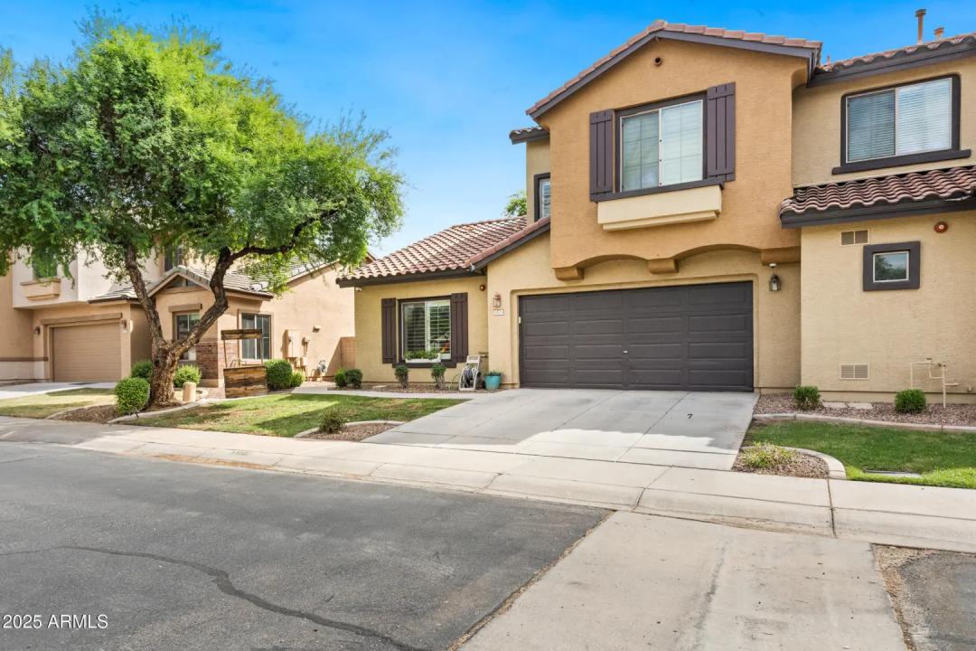 Real Estate Picture 3