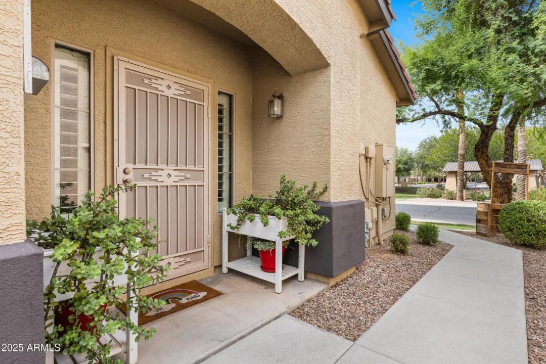 Real Estate Picture 5