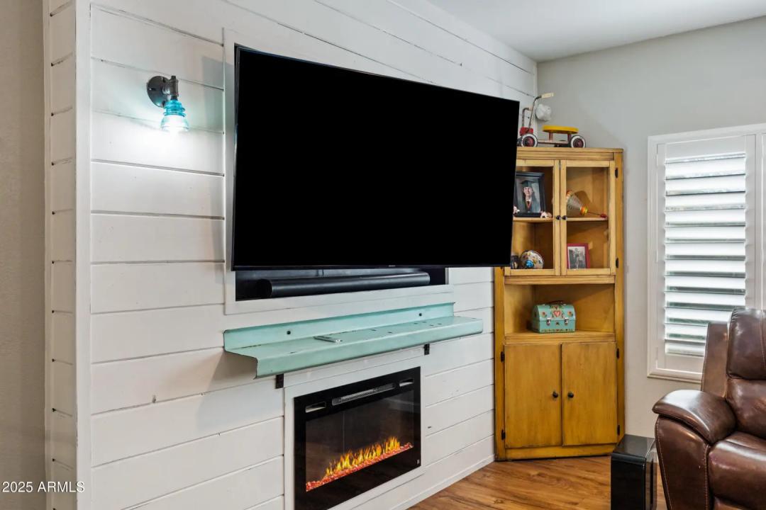 Real Estate Picture 13