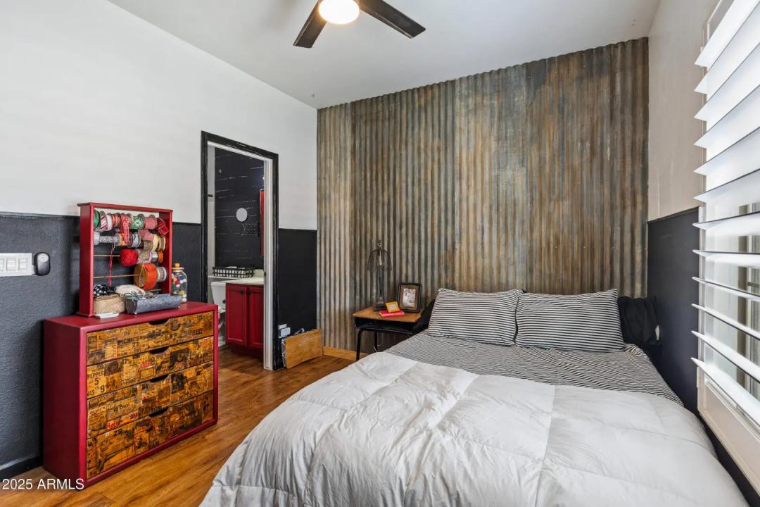 Real Estate Picture 16