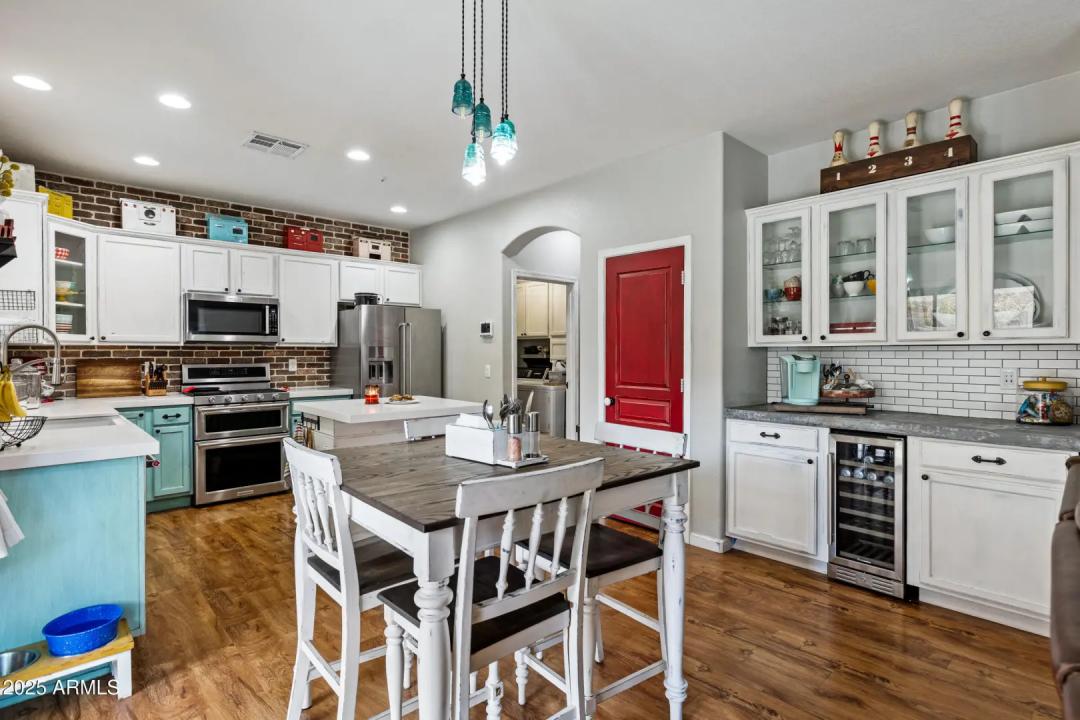 Real Estate Picture 20