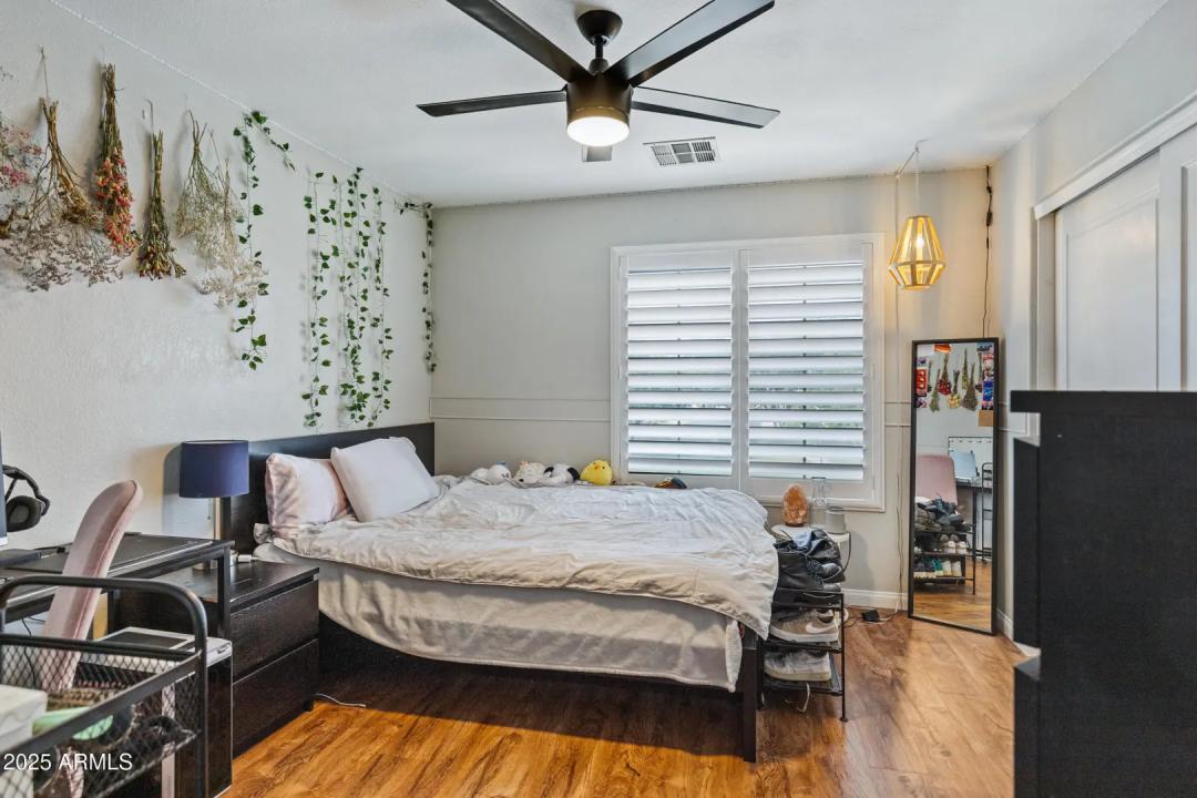 Real Estate Picture 34