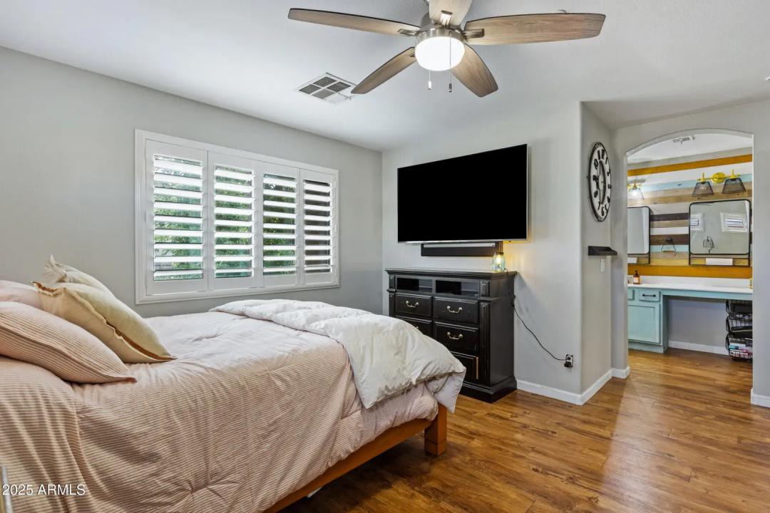 Real Estate Picture 38