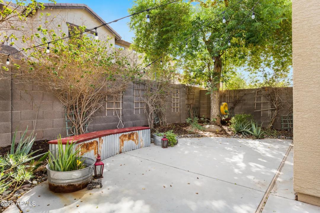 Real Estate Picture 43