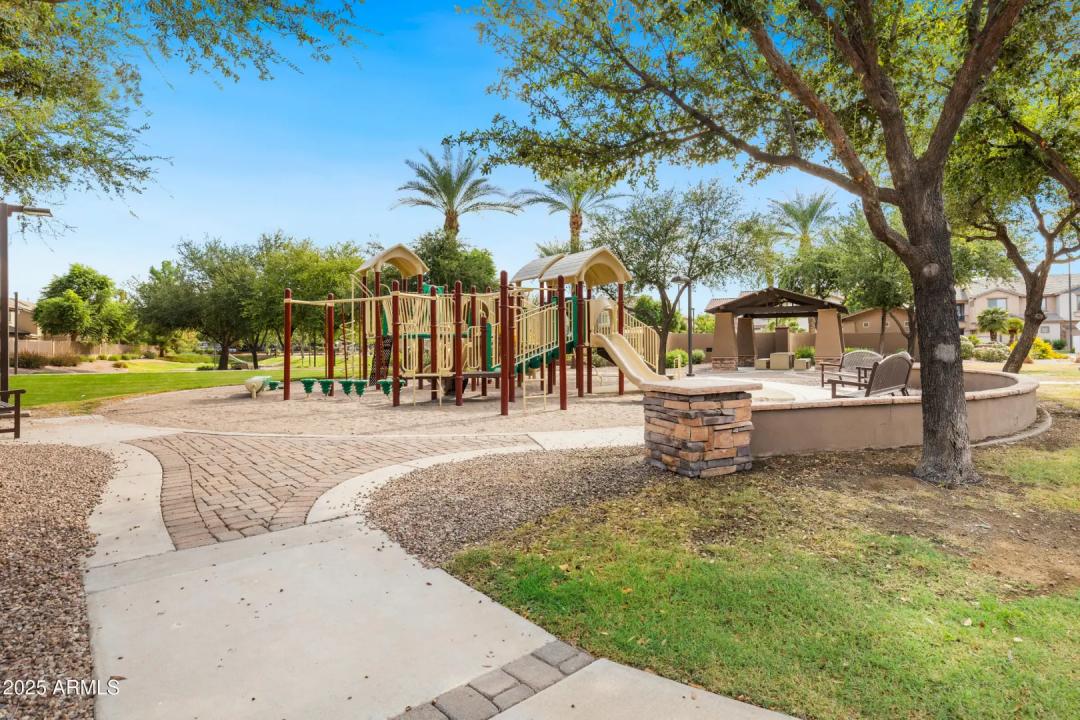 Real Estate Picture 53