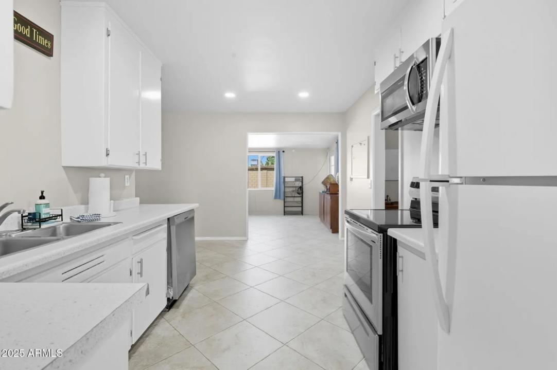 Real Estate Picture 6