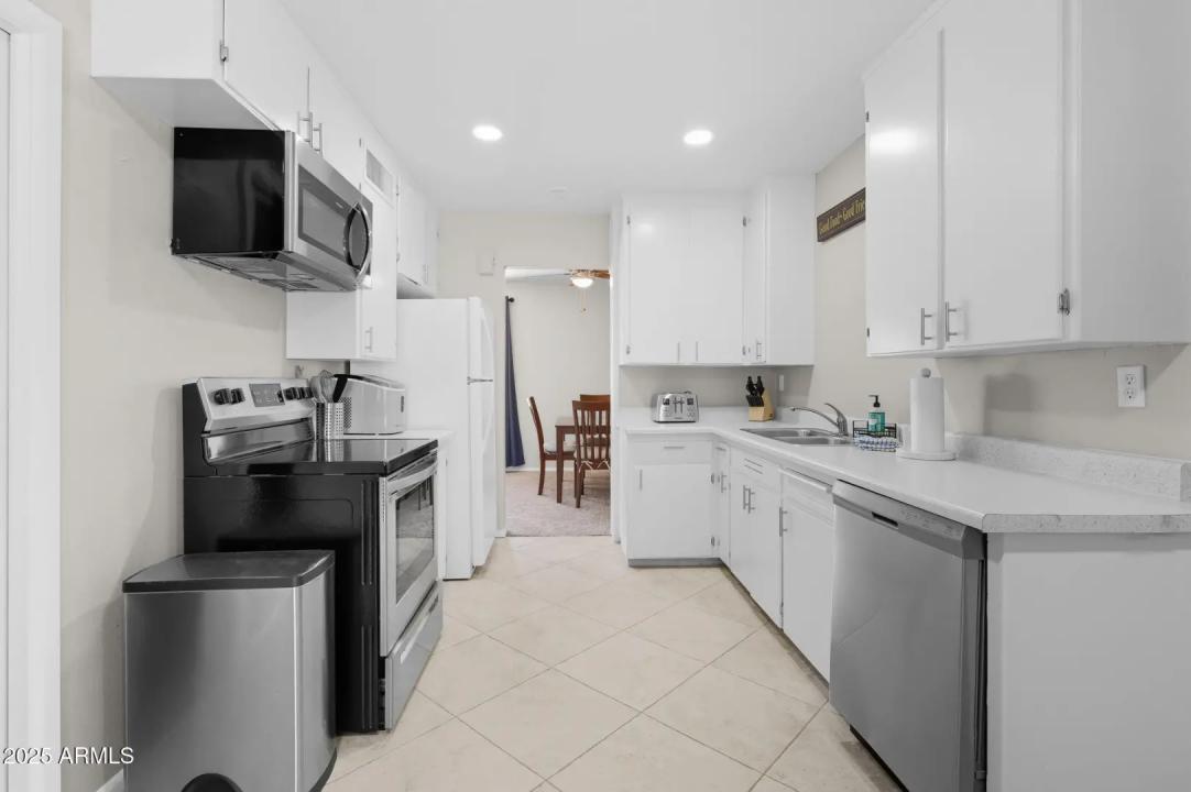 Real Estate Picture 7