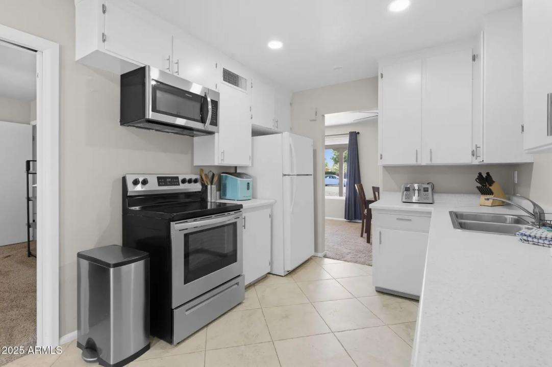 Real Estate Picture 9