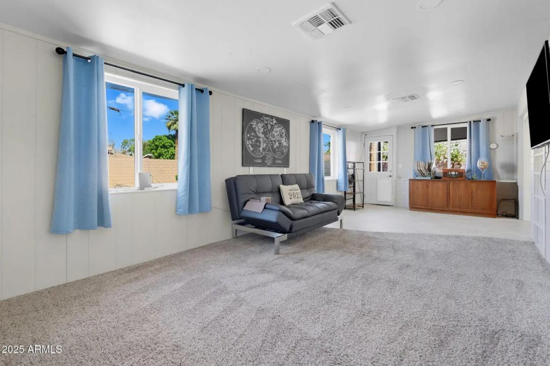 Real Estate Picture 12