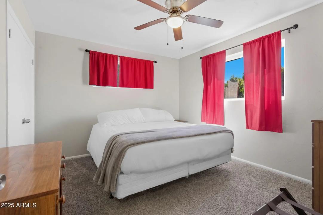 Real Estate Picture 15