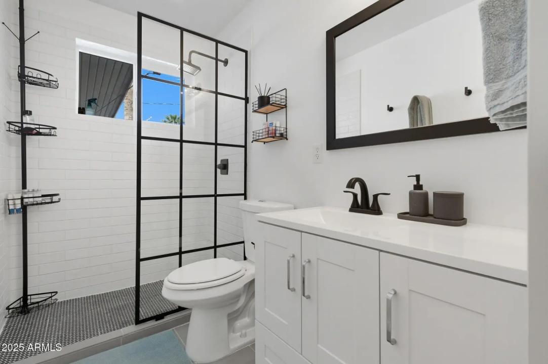 Real Estate Picture 17