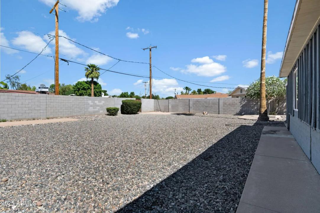 Real Estate Picture 24