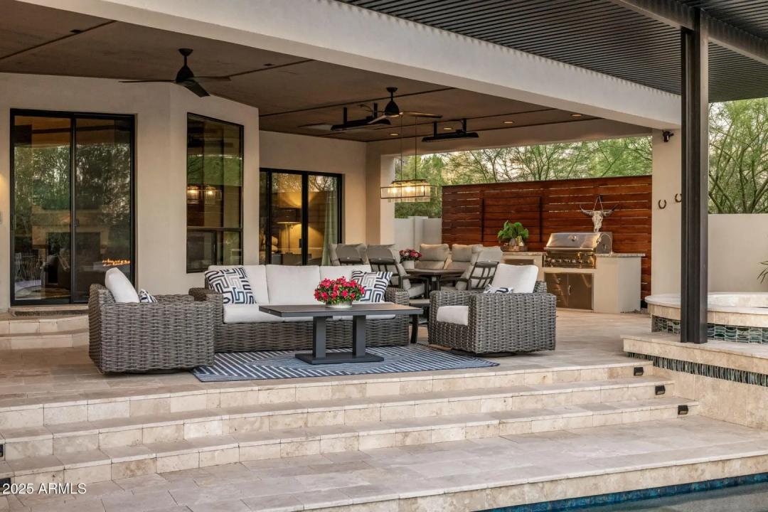 Real Estate Picture 6
