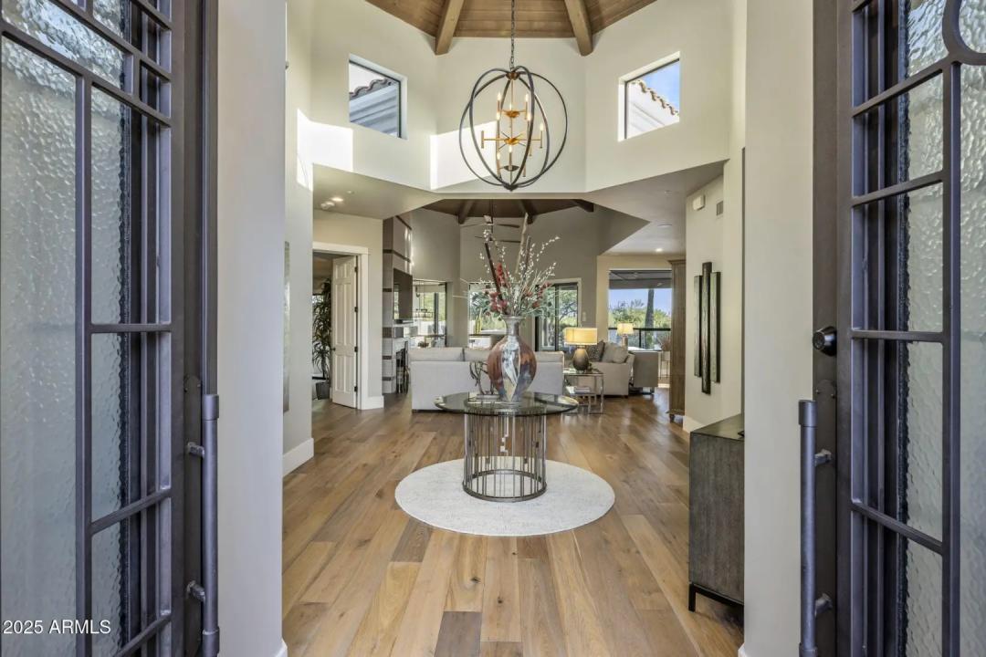 Real Estate Picture 14