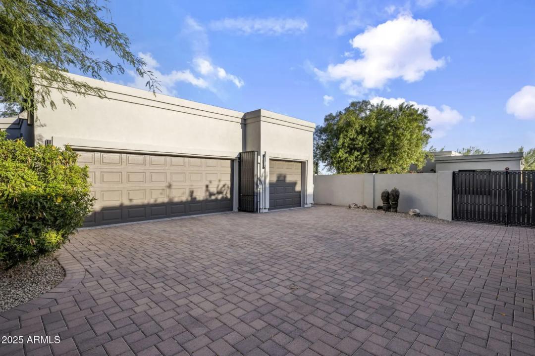 Real Estate Picture 23