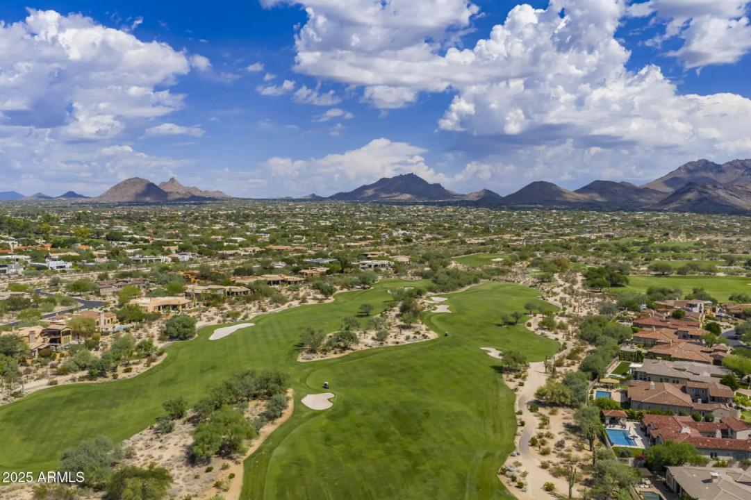Real Estate Picture 24