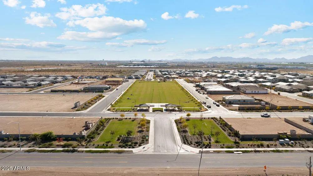 Real Estate Picture 18