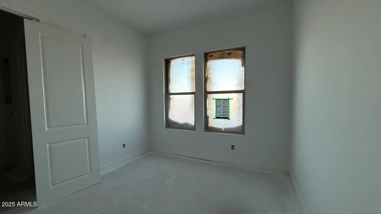 Real Estate Picture 4