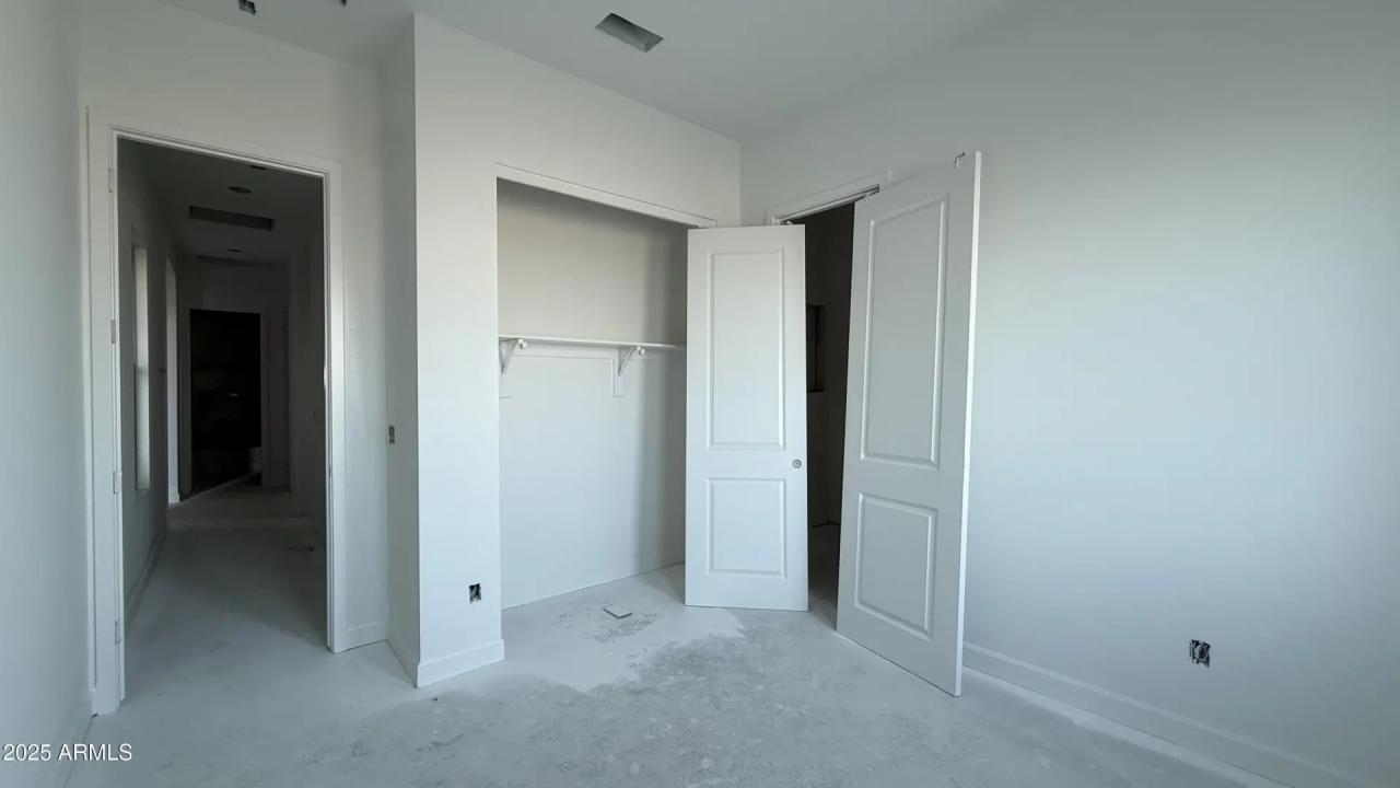 Real Estate Picture 5