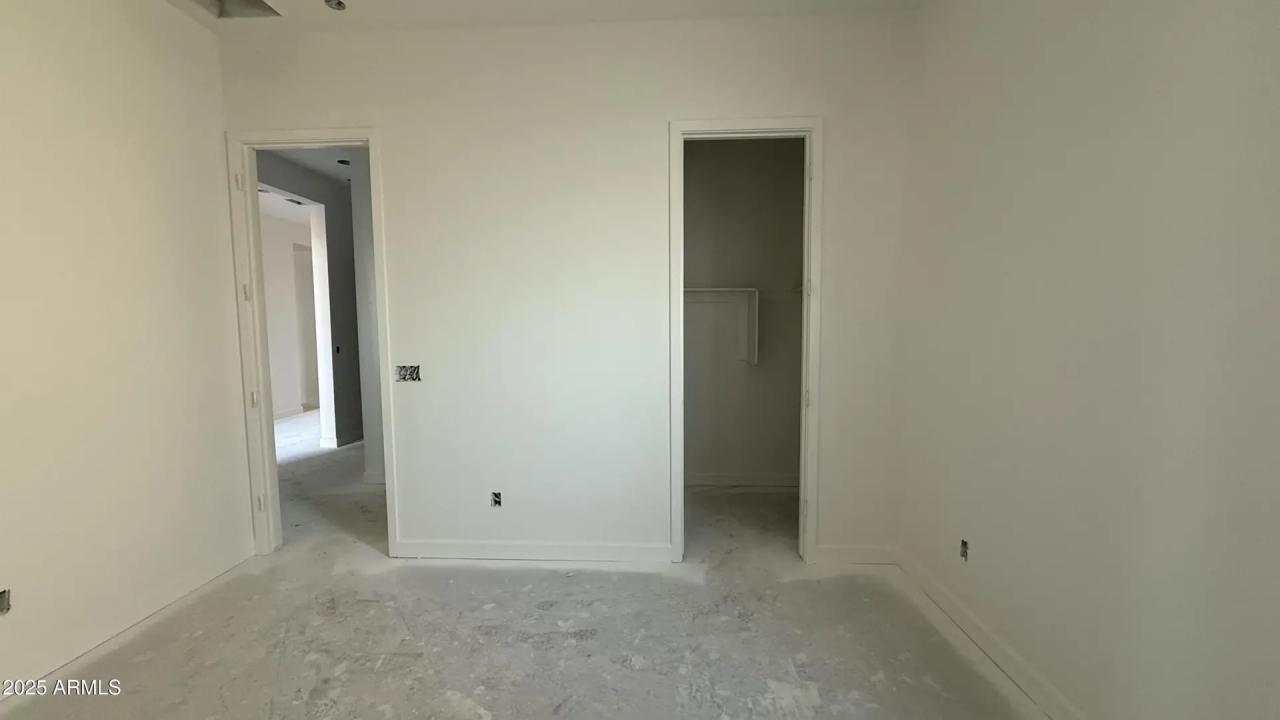 Real Estate Picture 7