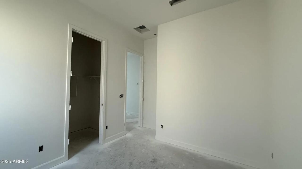 Real Estate Picture 10