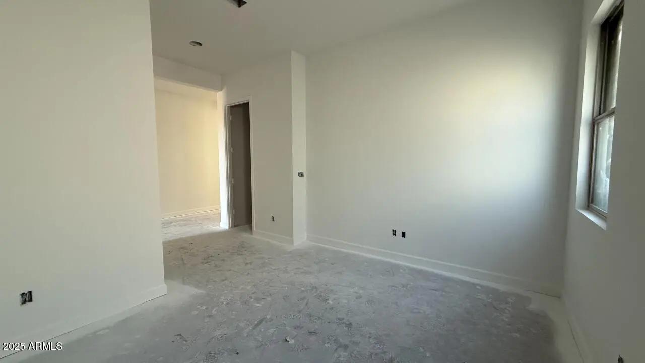 Real Estate Picture 13