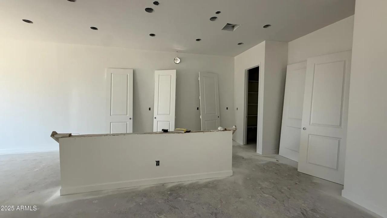 Real Estate Picture 15