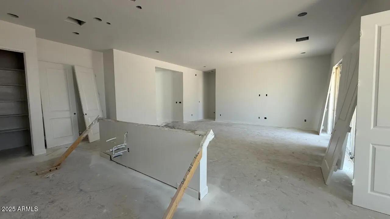 Real Estate Picture 16