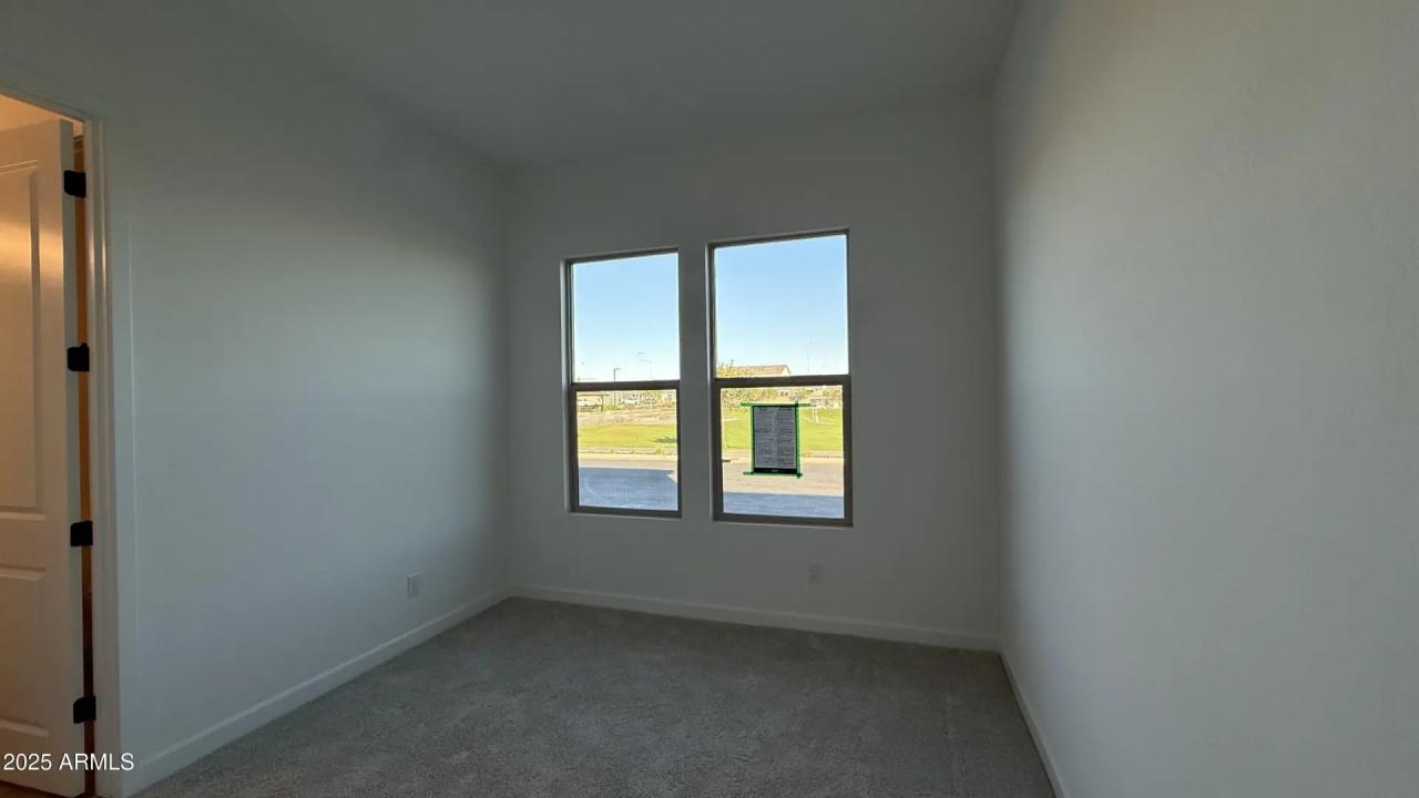 Real Estate Picture 7