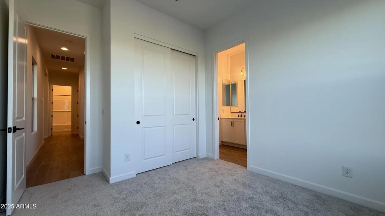 Real Estate Picture 8