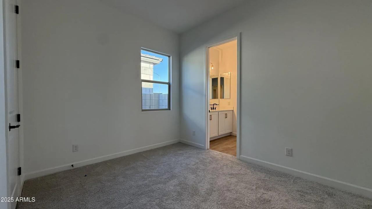 Real Estate Picture 11